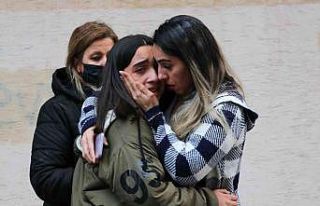 Yangından etkilenen genç kız ve annesi gözyaşlarına...