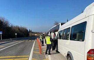 Yapılan denetimde 6 yolcu minibüsü trafikten men...
