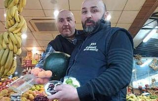 Yaz meyveleri tezgahtaki yerini aldı