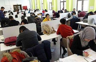 Yeni kütüphaneyi 10 günde 20 bin kişi ziyaret...