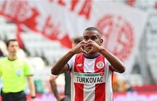 Yeni transferler gollerle damga vurdu