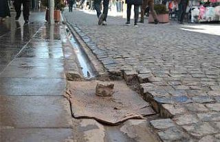 Yıllardır pis kokuyla mücadele ediyorlar