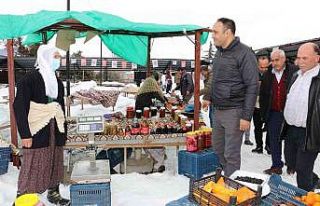 Yılmaz, Ayvagediği Mahallesi’nde vatandaşlarla...
