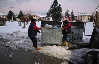 Yoğun kar yağışı bile durduramadı