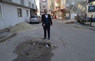 Yol çöktü, evi fareler bastı