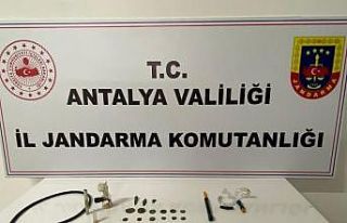 Yol kontrol noktasında durdurulan araçtakiler suç...