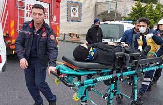 Yolcu otobüsü durakta kadına ve çocuğa çarptı:...