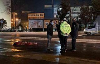 Yolun karşısına geçerken otomobilin çarptığı...