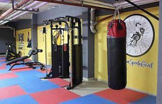 Yurtta kalan öğrenciler için spor salonları yapıldı