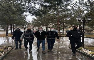 21 ayrı bilişim dolandırıcılığı suçundan...