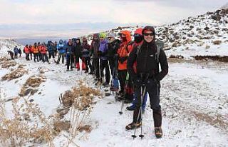 27 dağcının hedefi, Ağrı Dağı’nın zirvesi