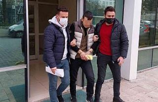 2 adet televizyon çaldı, parmak izinden yakalandı