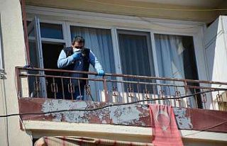 2. kattaki evinin balkonundan düşen kişi yaralandı