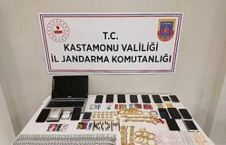 2 milyon liralık vurgun yapan örgüt üyeleri, jandarmanın...