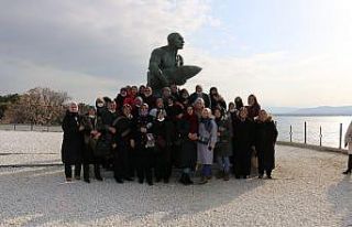 300 Pazaryerili kadın Çanakkale’ye geziye gitti