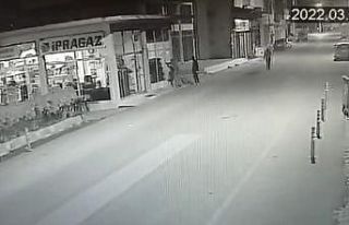 3 farklı yerden hırsızlık yaptılar kameraya yakalandılar