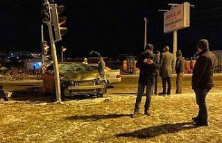 3 otomobilin karıştığı zincirleme kazada 7 kişi...