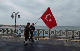 4 yıldır Türk bayrağıyla Çanakkale’ye yürüyor