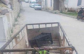 8 bin liralık mazgalları çaldı, yakalandı