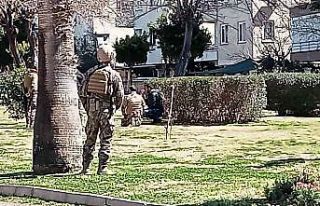 Açığa alınan özel harekat polisi tartıştığı...