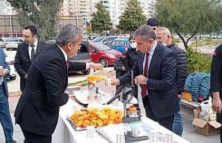 Adana’da ‘Sigara içme, portakal suyu iç’ etkinliği