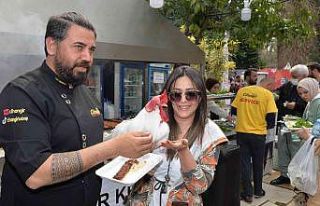 Adana’nın horozu da kebap yiyor