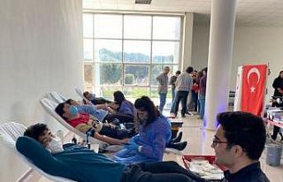ADÜ Veteriner Fakültesi öğrencileri ve personeli...