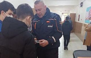 AFAD ekipleri lise öğrencilerini bilgilendirdi