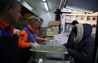 AFAD, Lviv’de Ukraynalılara sıcak yemek dağıttı