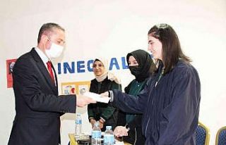 Ağrı’da "İngilizce Münazara" yarışması...