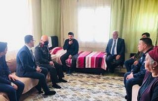 Ahmet Gür’e gazilik rozeti takdim edildi