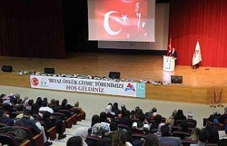 AİÇÜ’de Eczacılık Fakültesi Öğrencileri...