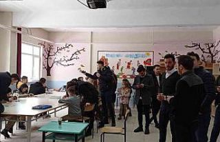 AK Gençlik’ten ‘Bir Çocuk, Bir Tebessüm’...