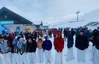 AK Gençlik’ten Palandöken’de kar festivali
