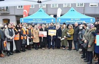 AK Kadınlar’dan çiçekli kutlama