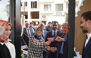 AK Parti ve CHP ilçe başkanları birlikte kurdele...