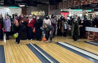 AK Partili kadınlar Bowling Turnuvası’nda hünerlerini...
