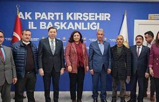 AK Parti’ye katılımlar sürüyor