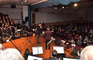 Aliağa’da türkü ziyafeti