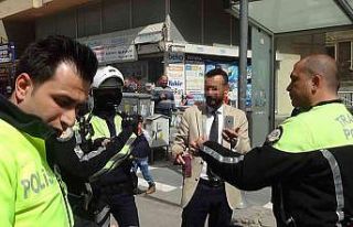 Alkollü olduğu şüphesiyle durdurulan sürücü...