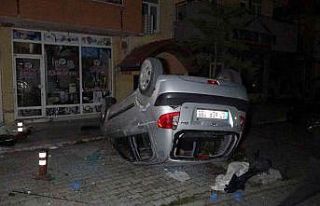 Alkollü sürücü takla atan otomobilden ağır yaralı...