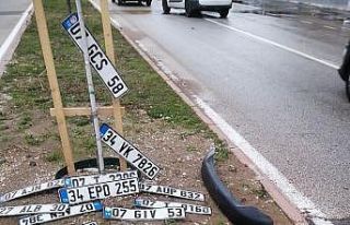 Antalya’da yağmurda kaybolan plakalar refüjde...