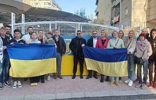Antalya’dan Ukrayna’ya 2 tır dolusu yardım