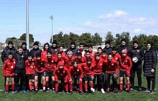 Antalyaspor U13 takımı Dubai yolcusu