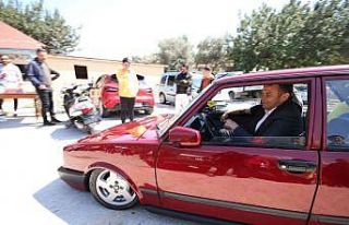 Araba tutkunları Kaş’ta buluştu
