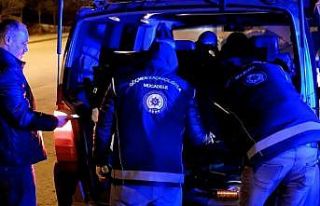 Araçlar arandı, cam filmleri teker teker söktürüldü