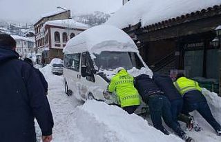 Araçları yolda kalan vatandaşların yarımına...