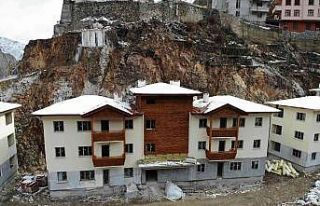 Artvin’in Dereiçi köyünde çıkan yangının...