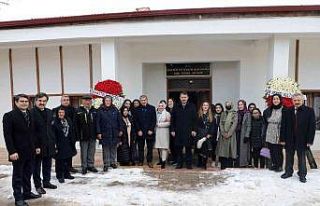 Aşık Veysel kabri başında anıldı