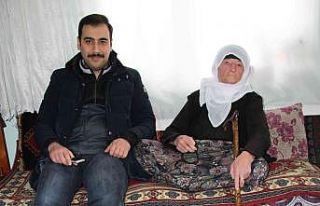 Asırlık Fatma Nineyi duygulandıran ziyaret